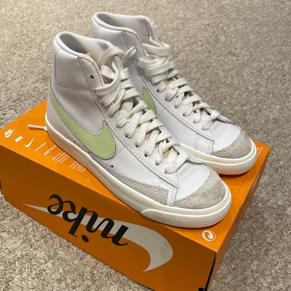 Nike Blazer Mid ‘77 White/Barely Volt-White